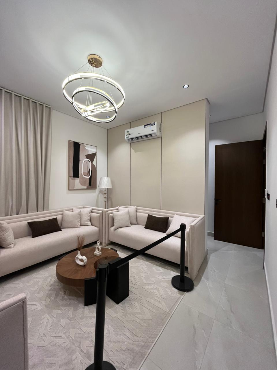 WhatsApp Image 2025-10-20 at 17.27.52